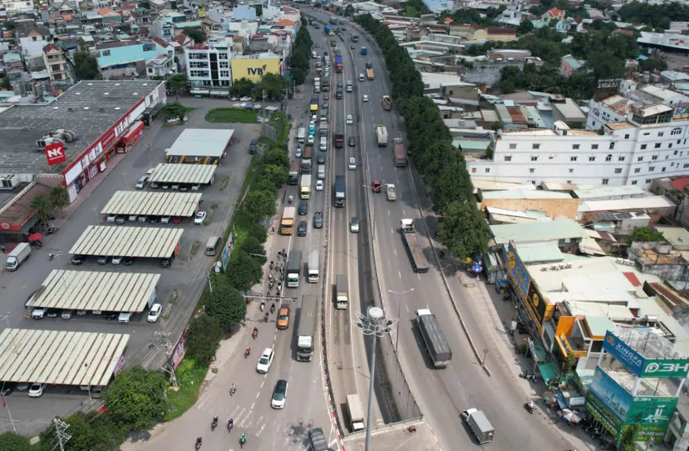 Nút giao thông 13.jpg