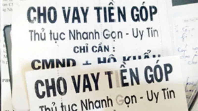 Tờ rơi vay tiền nhanh không cần thế chấp, không cần chứng minh thu nhập của nhóm cho vay tín dụng đen. Ảnh: VH