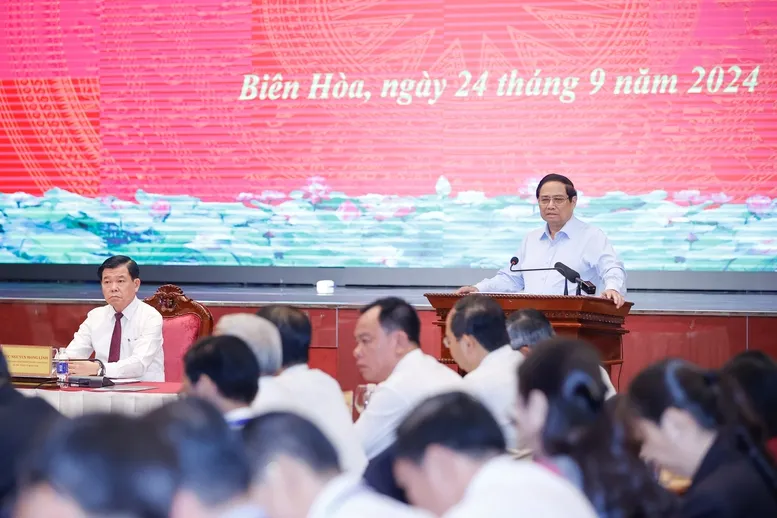 Thủ tướng đề nghị Đảng bộ, chính quyền, quân và dân tỉnh Đồng Nai phát huy tinh thần "3 tiên phong" trong thực hiện các nhiệm vụ phát triển kinh tế-xã hội. Ảnh: Ảnh: VGP/Nhật Bắc Thủ tướng Chính phủ..jpg