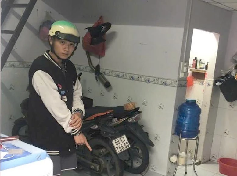 nữ công nhân.jpg