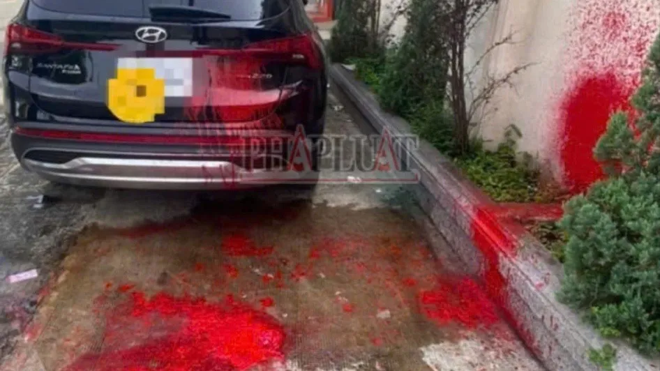 nhóm thanh niên 2.jpg