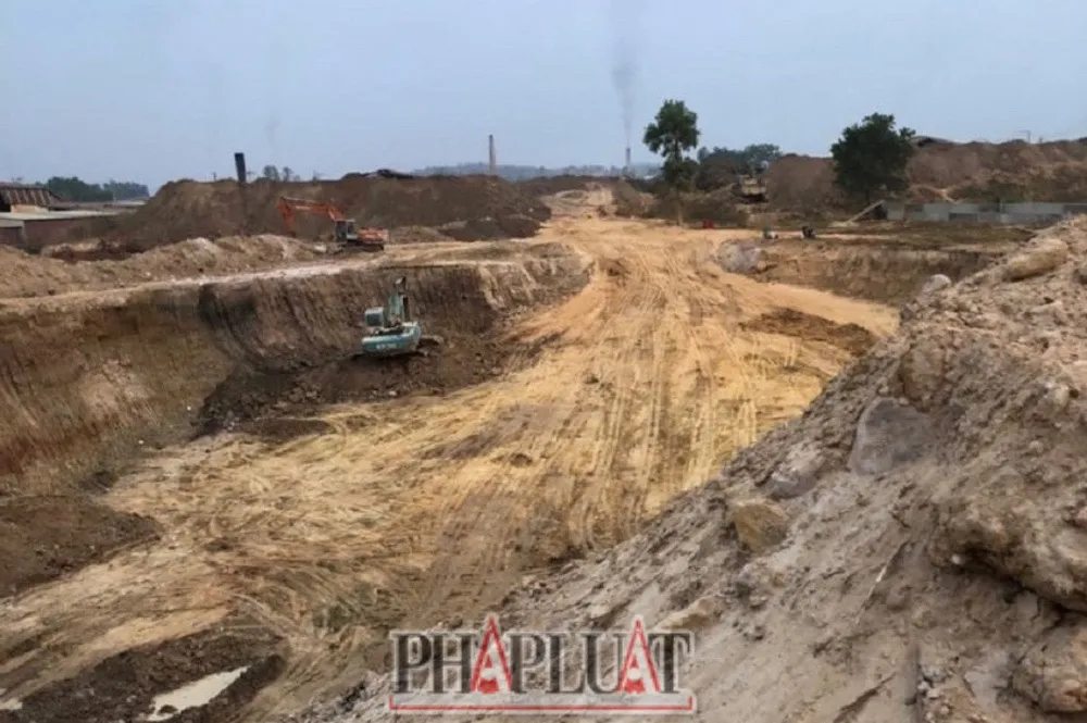 khai thác đất lâu. .jpg