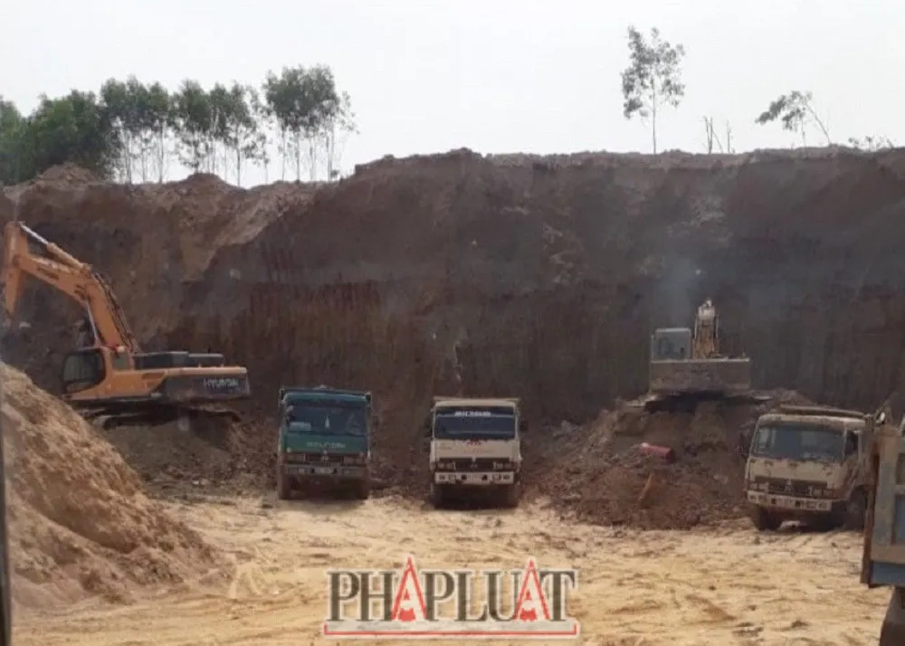 khai thác đất lậu 2.jpg