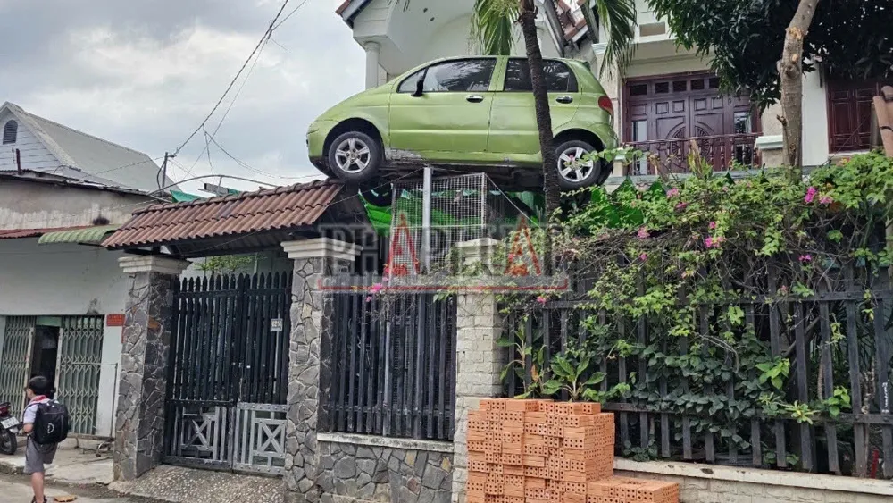 mái cổng nhà 2.jpg