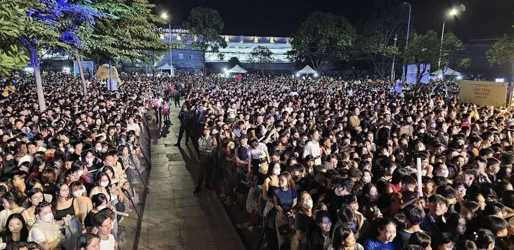 chào năm mới 7.jpg