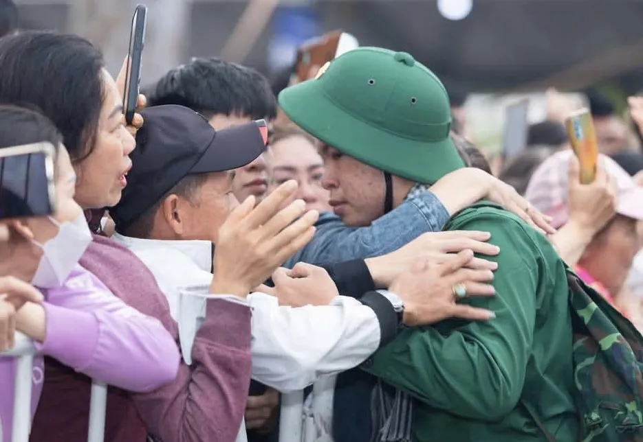 lên đường ngập ngũ 10.jpg