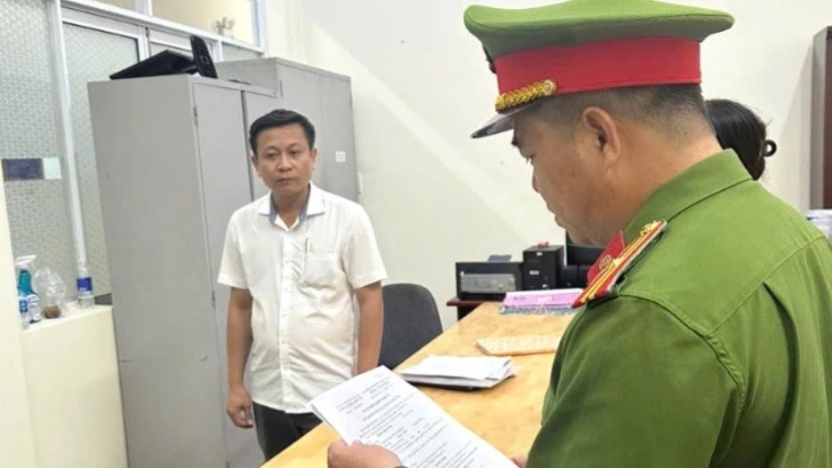 cán bộ địa chính.jpeg