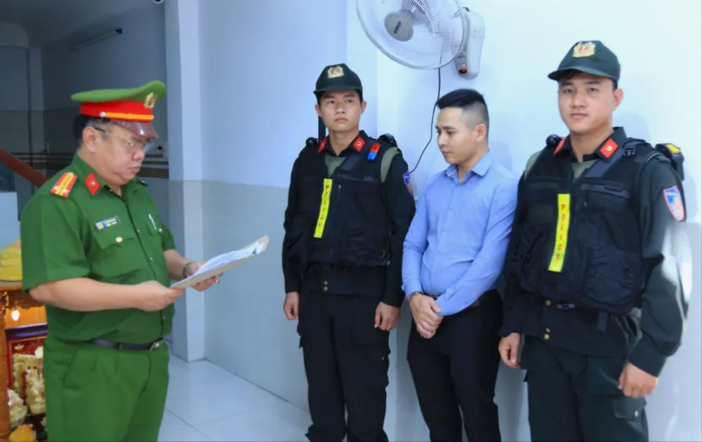 Phân bón giả.jpg