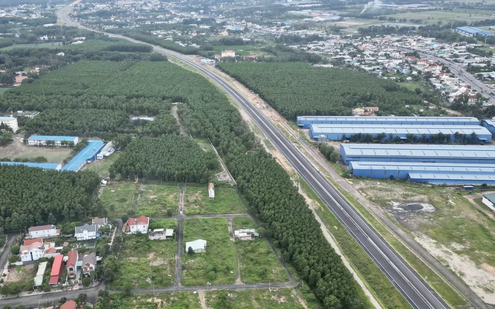 cao tốc Biên Hòa 14.jpg