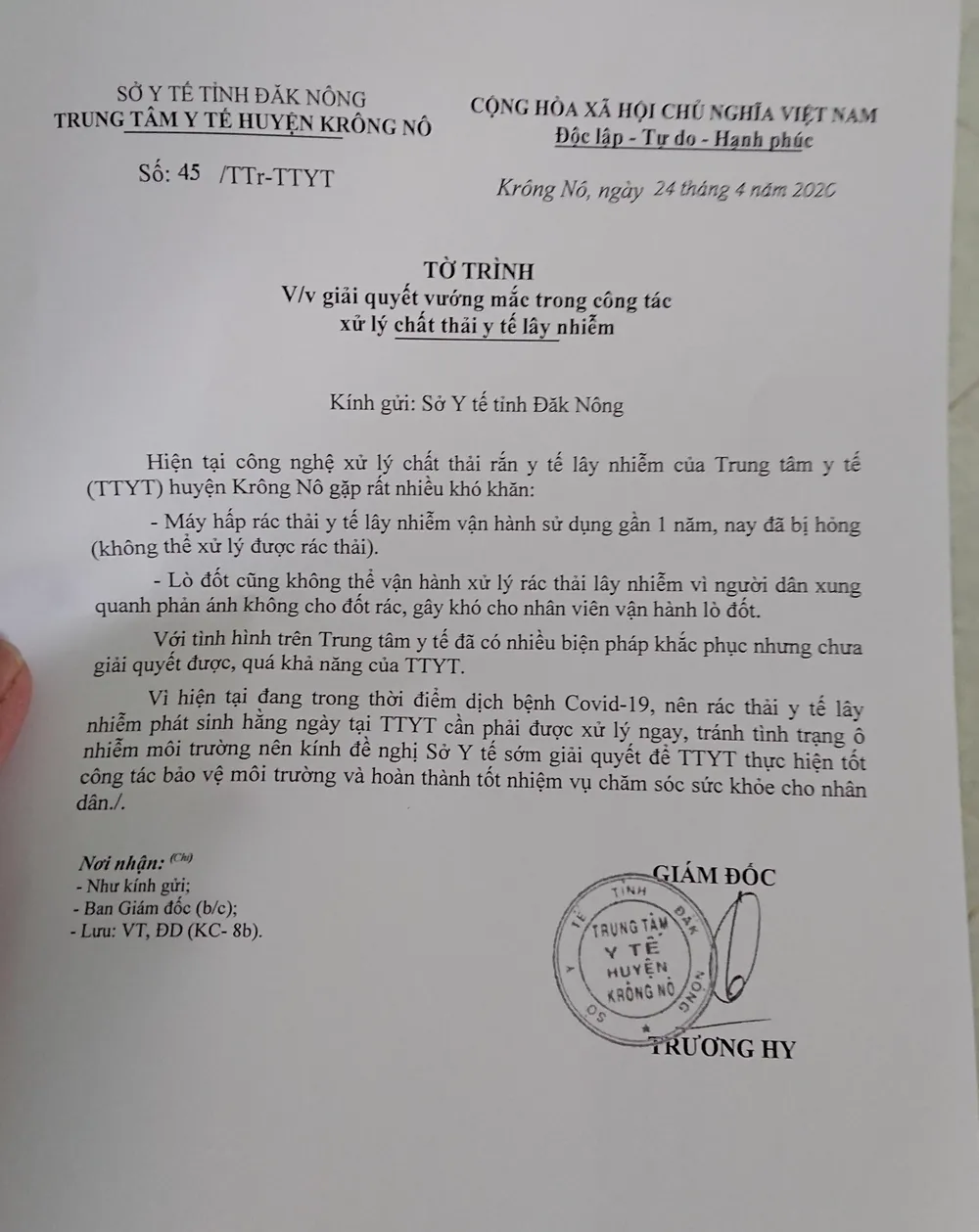 Tờ trình của TTYT huyện Krông Nô cho thấy có thời gian lò đốt không thể vận hành xử lý rác thải lây nhiễm vì người dân xung quanh không cho đốt rác. Tờ trình của TTYT huyện Krông Nô cho thấy có thời gian lò đốt không thể vận hành xử lý rác thải lây nhiễm vì người dân xung quanh không cho đốt rác.