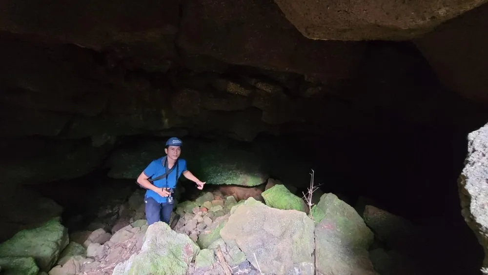 Trải nghiệm hang động núi lửa (Ảnh: VL) Trải nghiệm hang động núi lửa (Ảnh: VL)