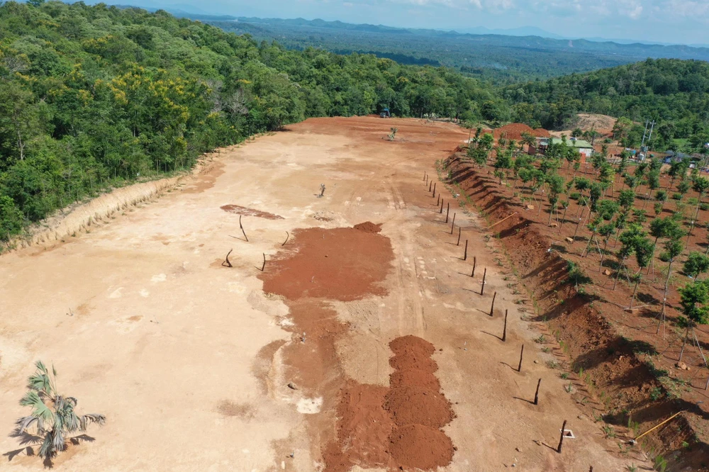 Ông Phan Ngọc Diễn san ủi trái phép diện tích đất rất lớn. Ảnh: VLX