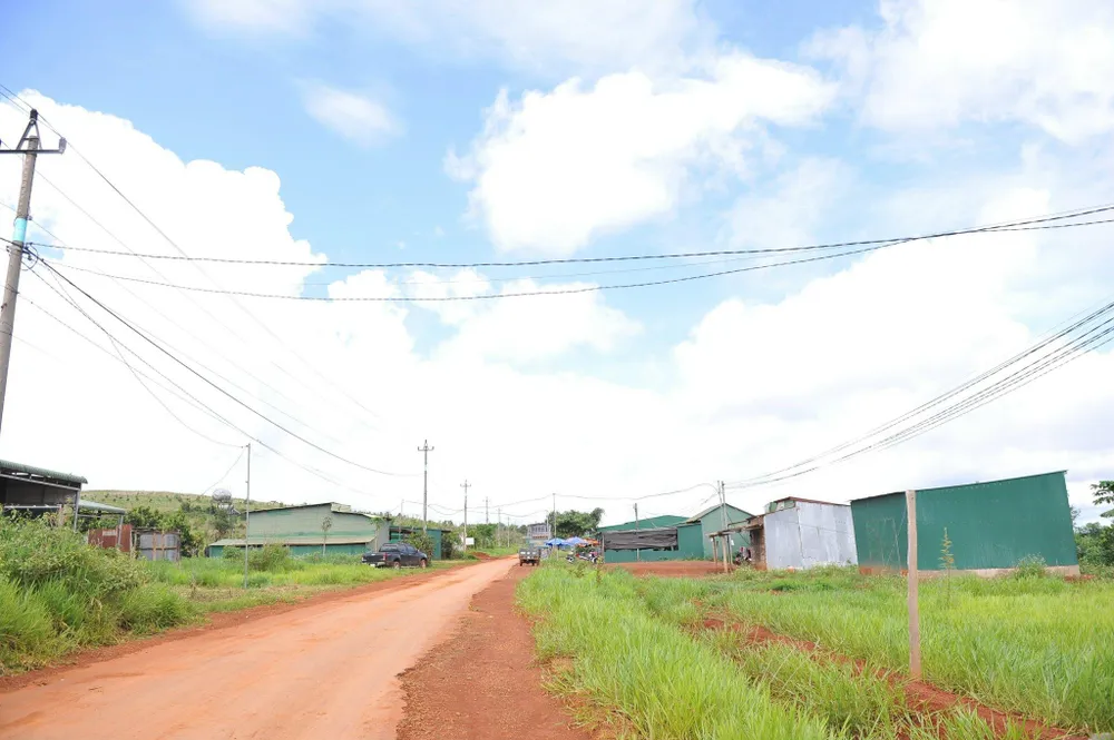 Khu vực thực hiện dự án bị dân lấn chiếm dựng nhà (ảnh: A.X) Khu vực thực hiện dự án bị dân lấn chiếm dựng nhà (ảnh: A.X)