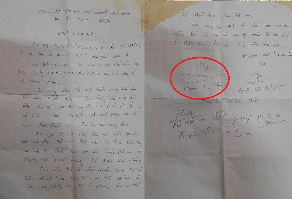 Ông Thức ký nhận với người dân. Ảnh: Người dân cung cấp