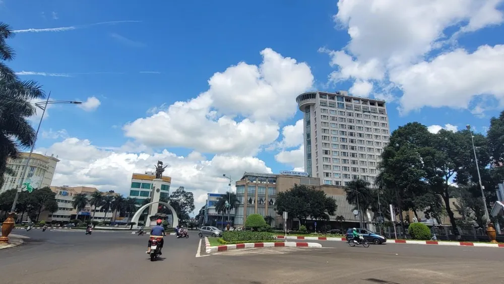 Ngã Sáu trung tâm TP Buôn Ma Thuột. Ảnh: VL