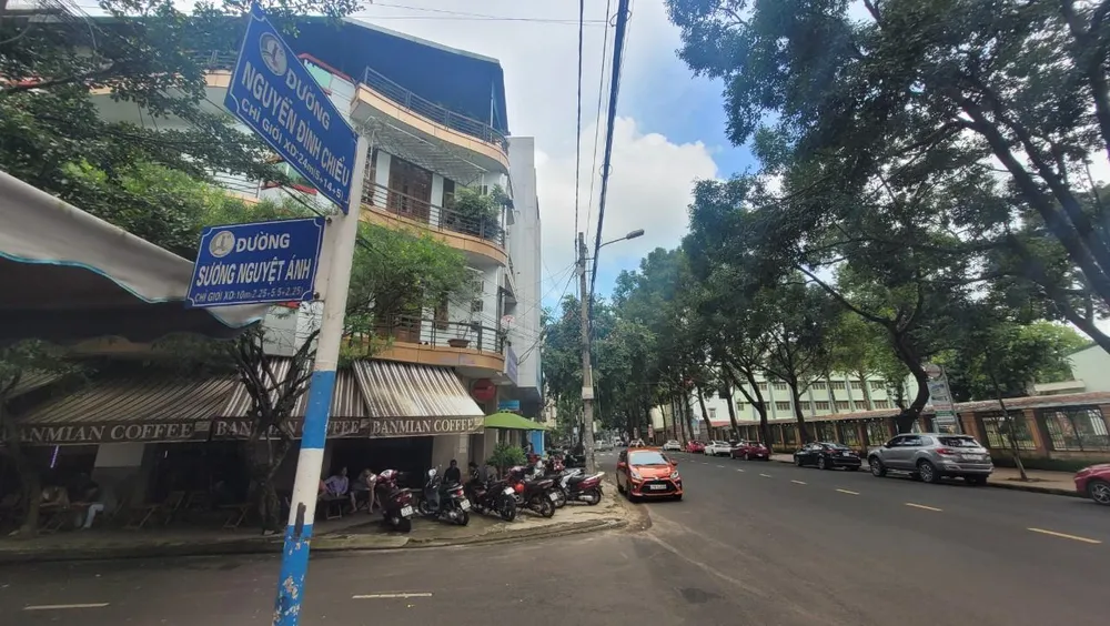 Tên đường Sương Nguyệt Ánh, tên của nữ sĩ Sương Nguyệt Anh. Ảnh VL Tên đường Sương Nguyệt Ánh, tên của nữ sĩ Sương Nguyệt Anh. Ảnh VL