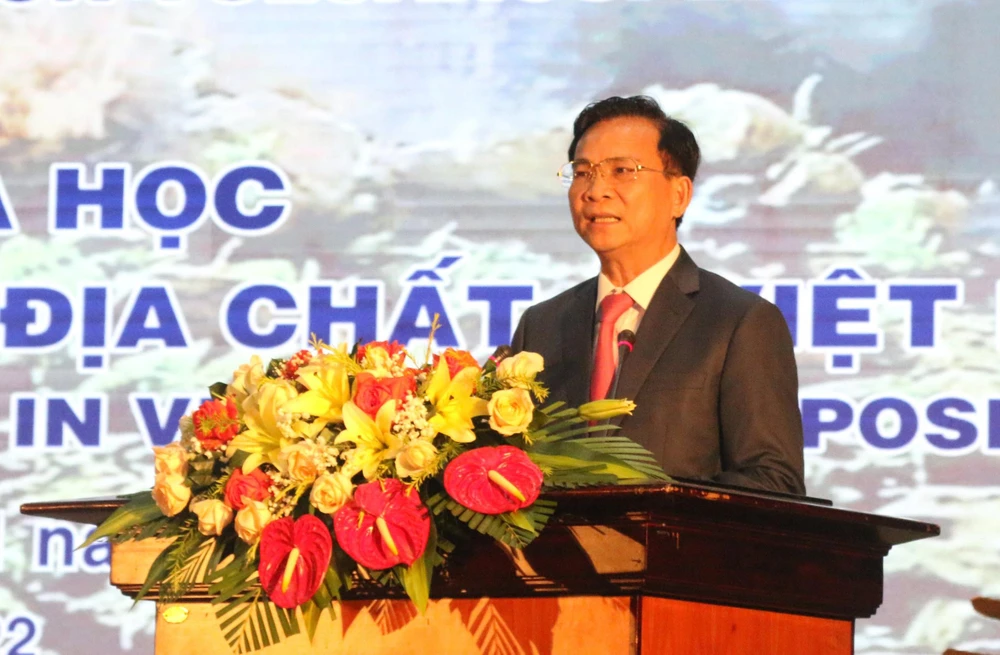 Ông Hồ Văn Mười, Chủ tịch UBND tỉnh Đắk Nông phát biểu tại hội nghị. Ảnh: AX