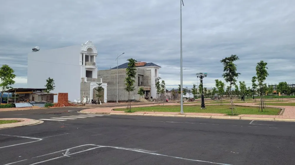 Bán đấu giá chuyển quyền sử dụng đất ở TP Buôn Ma Thuột giúp tăng đáng kể nguồn thu năm 2022. Ảnh: VŨ LONG