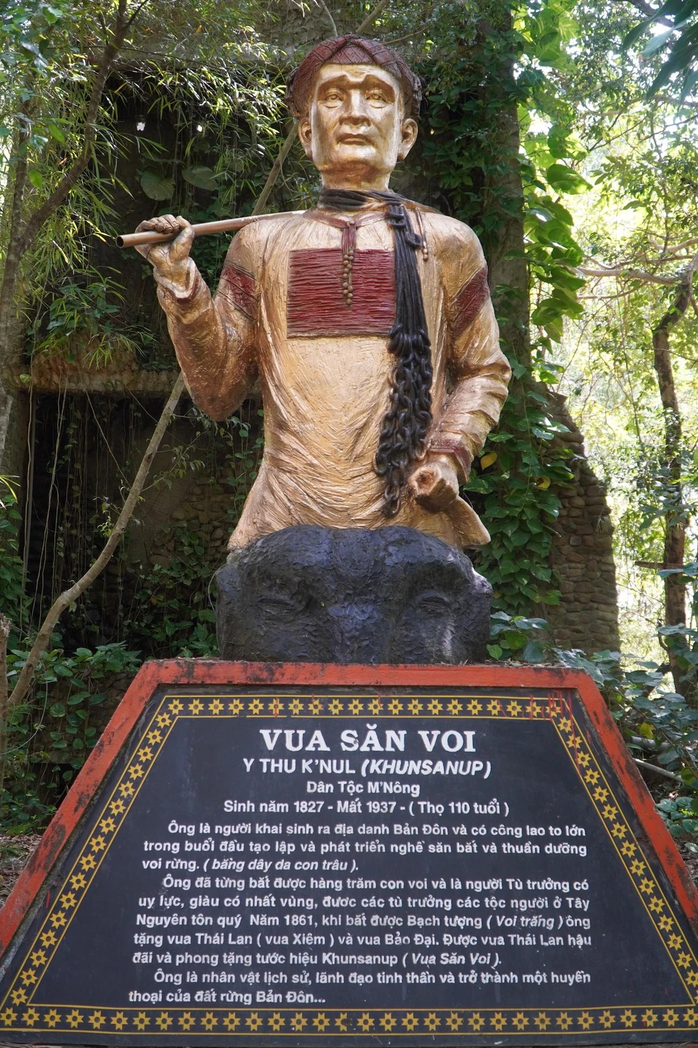 Tượng ông Y Thu Knul. Ảnh : HĐ