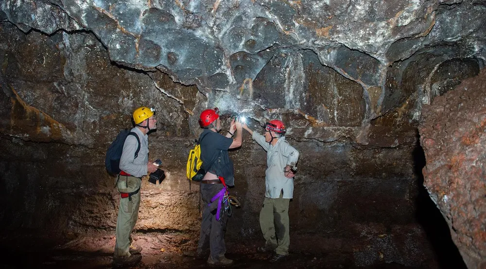 Phát hiện mới của chuyên gia về hang động núi lửa ở Đắk Nông. Ảnh: NH Phát hiện mới của chuyên gia về hang động núi lửa ở Đắk Nông. Ảnh: NH