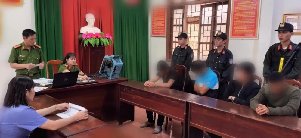 Cơ quan điều tra thu giữ nhiều phương tiện đánh bạc. Ảnh: CACC Cơ quan điều tra thu giữ nhiều phương tiện đánh bạc. Ảnh: CACC