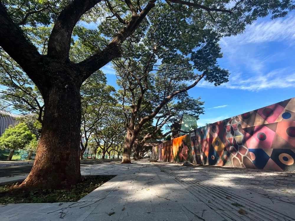 Đường Phan Đình Giót được khoác lên mình "tấm áo mới. Ảnh: VŨ LONG Đường Phan Đình Giót được khoác lên mình "tấm áo mới. Ảnh: VŨ LONG