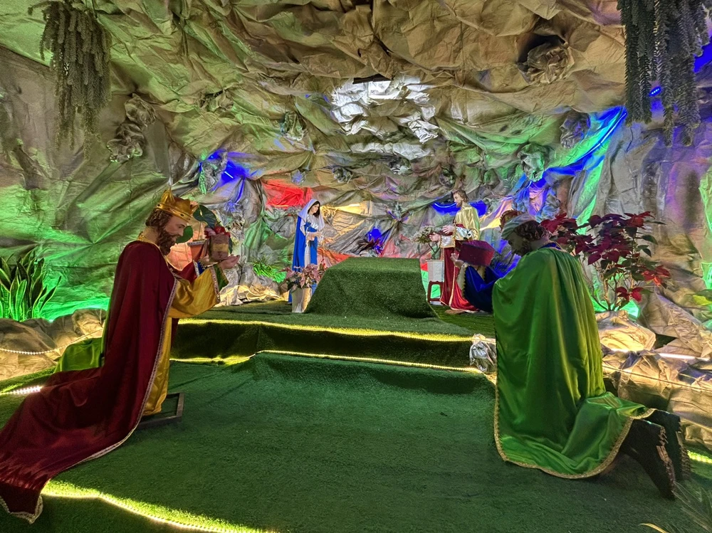 Giáo xứ ở huyện Đắk Mil sẵn sàng đón lễ Giáng sinh. Ảnh: VŨ LONG