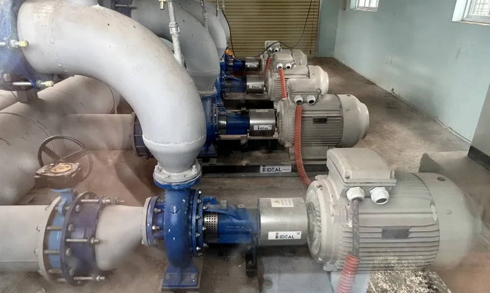 Hệ thống máy bơm tại tiểu dự án. Ảnh: VŨ LONG