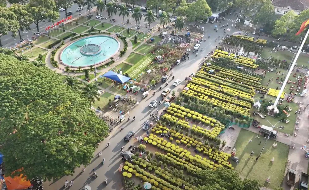 Chợ hoa Buôn Ma Thuột ngày cuối năm. Ảnh: Thanh Bình