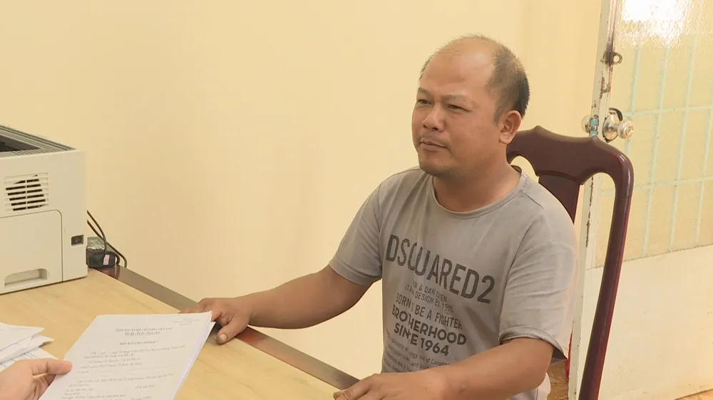 Đào Duy Tân tại cơ quan công an. Ảnh: SĐ Đào Duy Tân tại cơ quan công an