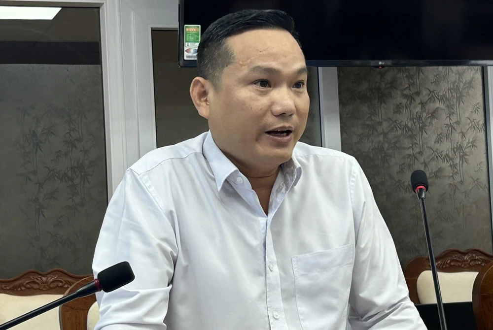 Đại diện phòng quản lý đô thị TP Buôn Ma Thuột. Ảnh: VŨ LONG