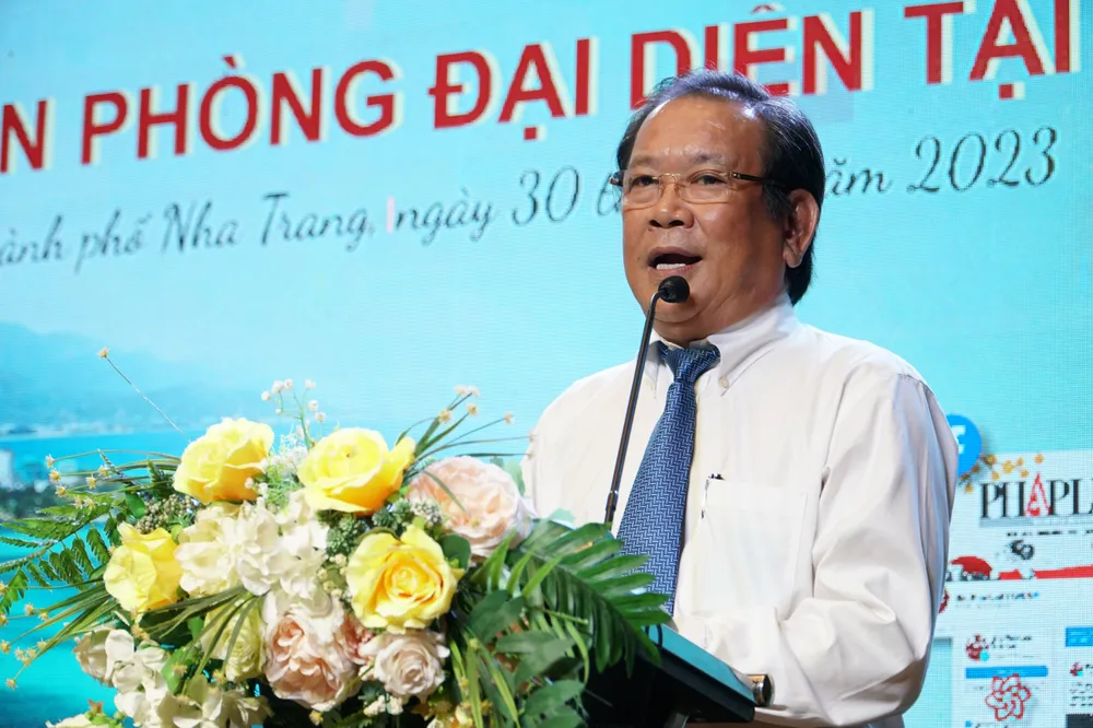 Ông Mai Ngọc Phước, Tổng Biên tập báo Pháp Luật TP.HCM phát biểu tại buổi lễ ra mắt VPĐD báo Pháp Luật TP.HCM tại Khánh Hòa