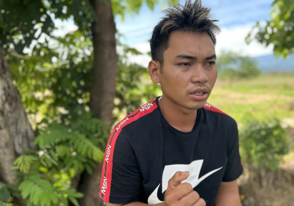 Y Yưng Bkrông kể lại sự việc với PV. Ảnh: VŨ LONG