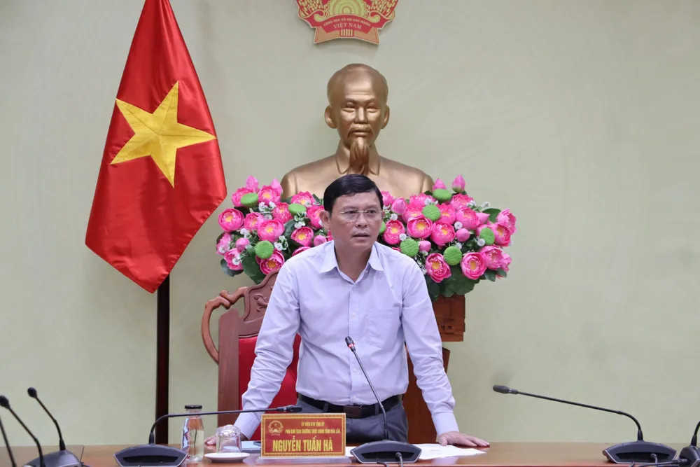 Ông Nguyễn Tuấn Hà, Phó Chủ tịch UBND tỉnh Đắk Lắk, thông tin tại cuộc họp báo. Ảnh: TD ong-tuan-ha.jpg