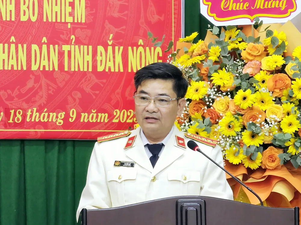 Ông Tạ Đình Đề phát biểu tại buổi lễ. Ảnh: XC Tân Viện trưởng VKSND tỉnh Đắk Nông