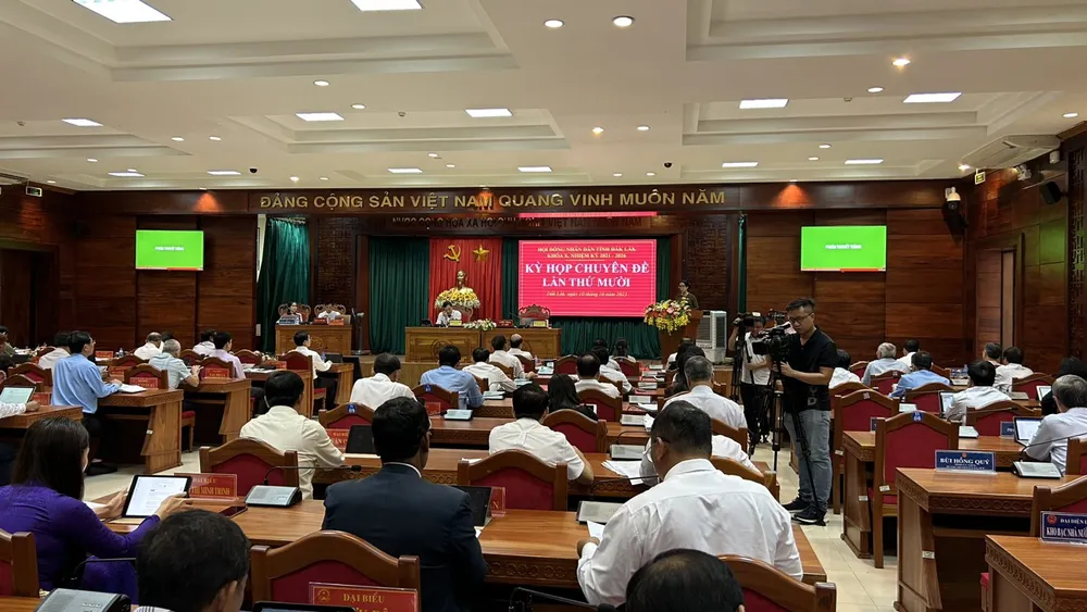 Toàn cảnh kỳ họp chuyên đề lần thứ 10 của HĐND tỉnh Đắk Lắk. Ảnh: VŨ LONG toan-cảnh.jpg