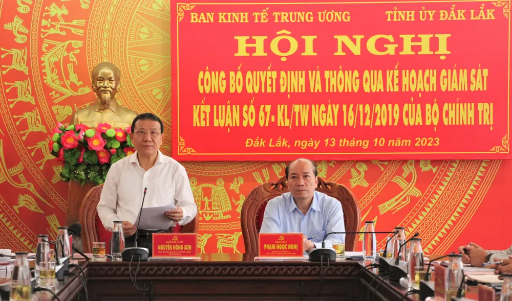 Phó Trưởng Ban Kinh tế Trung ương Nguyễn Hồng Sơn phát biểu tại buổi làm việc. Ảnh: AX lam-viec.jpeg