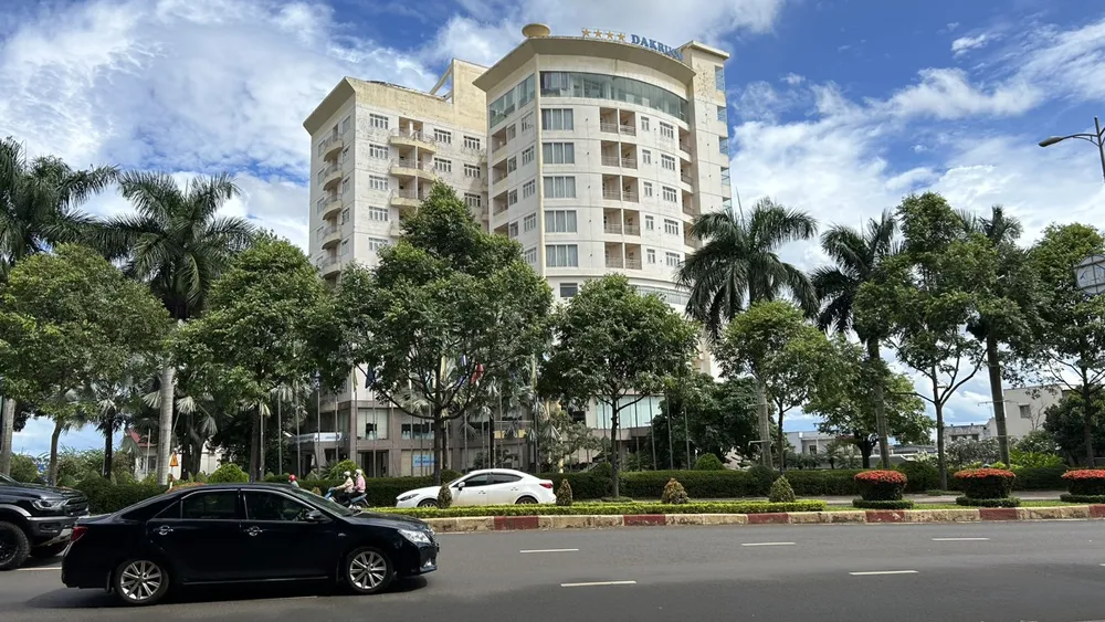 Trụ sở Công ty Cao su Đắk Lắk. Ảnh: VŨ LONG công ty.jpg