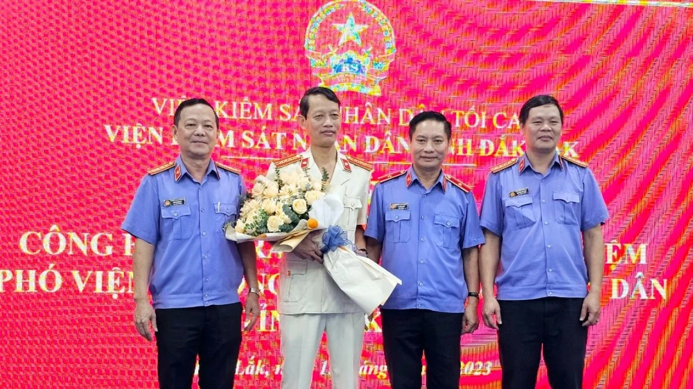 Phạm Quang Hưng.jpg