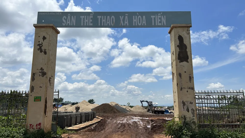 sân vận động.jpg