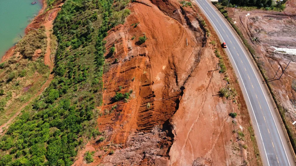 đất lấn chiếm.jpg