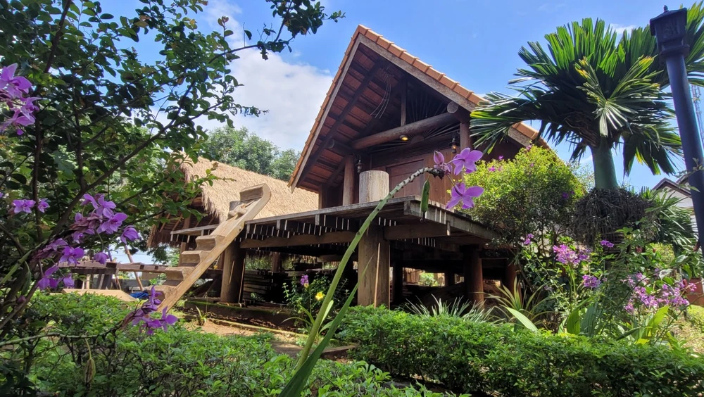 Một căn nhà cổ tại Buôn Akô Dhông ở phường Tân Lợi, TP. Buôn Ma Thuột.jpg