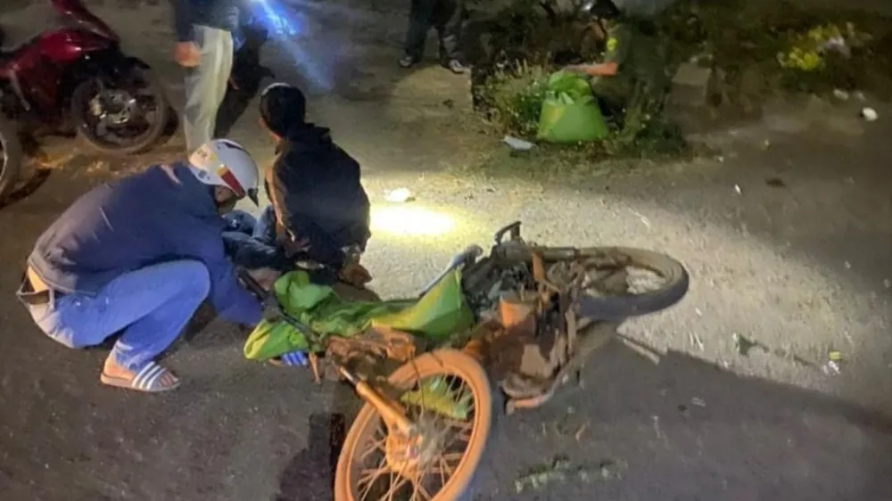 Hiện trường vụ bắt giữ thanh niên trộm tiêu của người dân. Ảnh: CA trộm.jpg