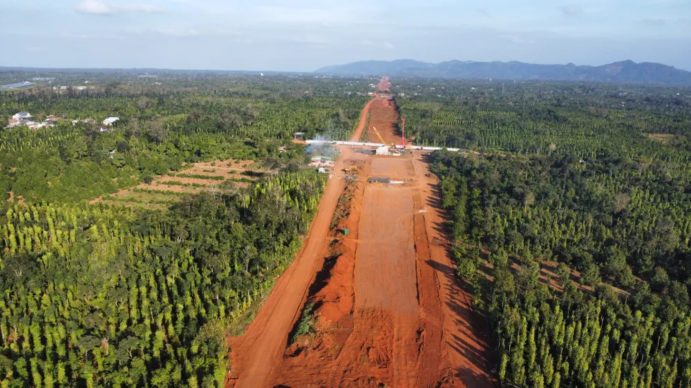 Đắk Lắk cùng Phú Yên kiến nghị sớm làm cao tốc kết nối rừng biển