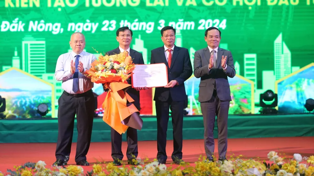 Phó thủ tướng Trần Lưu Quang.jpg