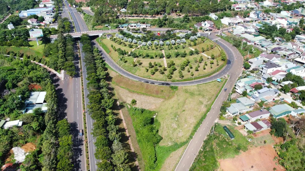 Gói thầu do Công ty Công Minh trúng thầu ở TP Gia Nghĩa. Ảnh: NGUYÊN VŨ