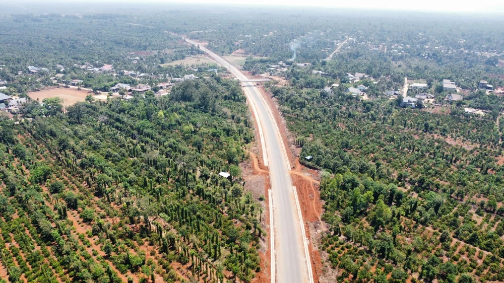 Dự án đường Hồ Chí Minh đoạn tránh phía đông TP Buôn Ma Thuột. Ảnh: VŨ LONG dự án.jpg