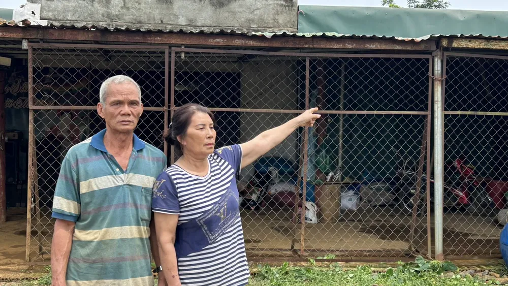 Vợ chồng ông Lê Trường yêu cầu cơ quan điều tra bồi thường 4,2 tỉ đồng. Ảnh: NGUYÊN VŨ vợ chồng.jpg