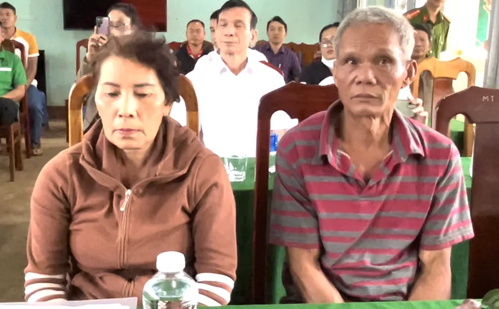 Vợ chồng ông Trường và bà Loan. Ảnh: VŨ LONG oan sai.png