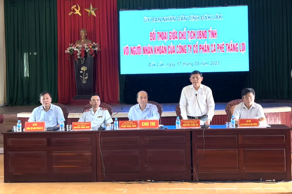 tố cáo đông người.png